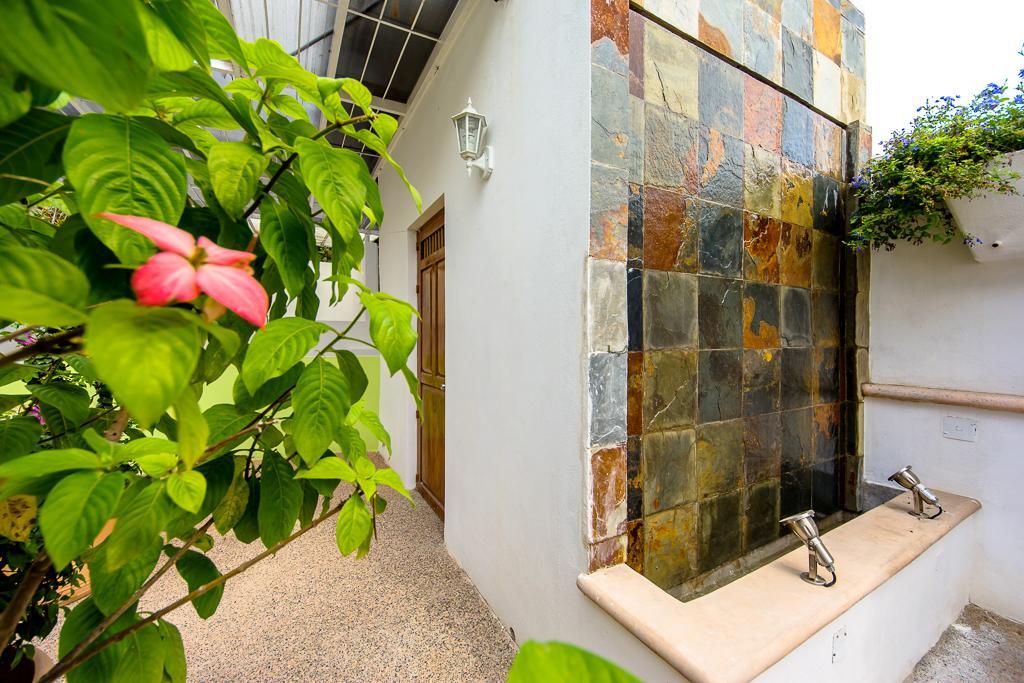 Mboutique Hotel Саюлита Стая снимка